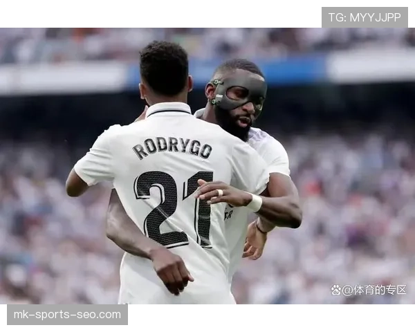 皇马近期连胜状态提升，隐患显现对赛季走势形成制约